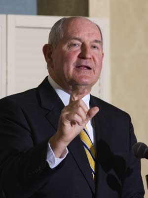 Former Georgia Gov. Sonny Perdue, a Republican who helped lead the governors’ group that identified the goals set by Common Core, say politics and mistruths have hijacked the education overhaul.