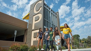 Students on Cal Poly Pomona’s campus