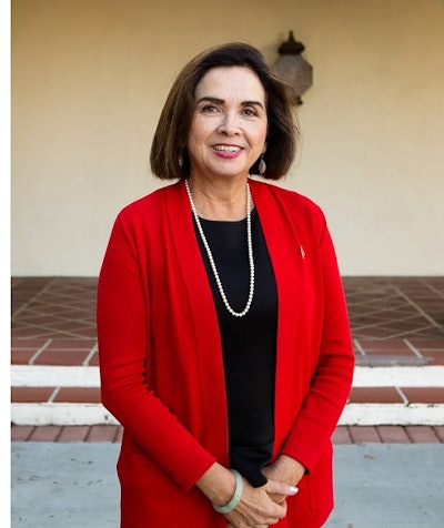 Dr. Adela de la Torre