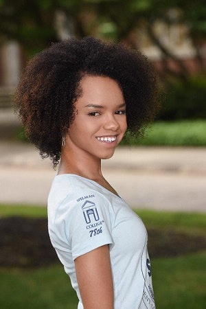 Nia Page