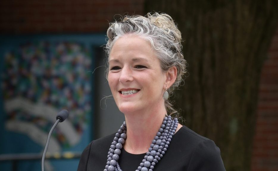Dr. Leanna Fenneberg