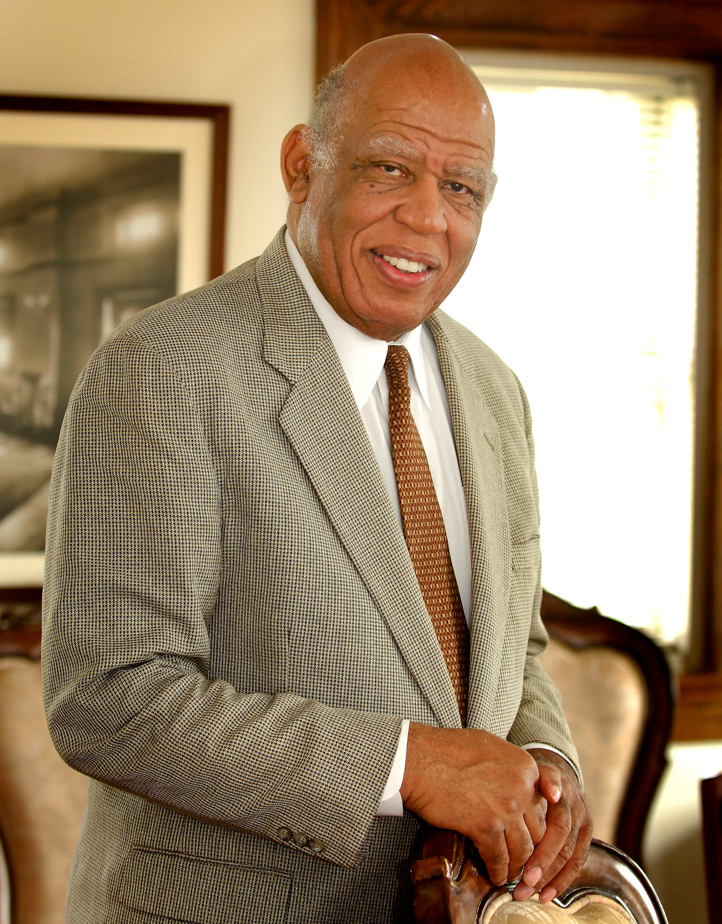 Dr. Orlando Taylor
