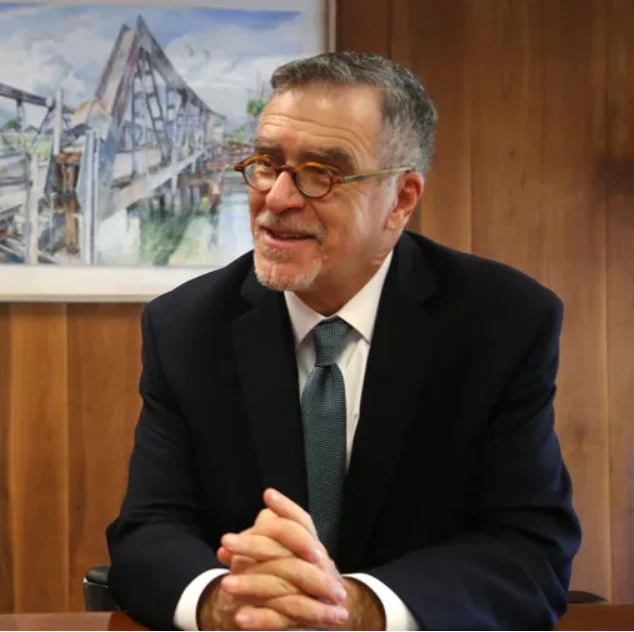 Eckerd College President Damian Fernandez Steps Down, Citing Exhaustion - Vimarsana News