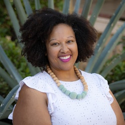 Dr Renae D Mayes