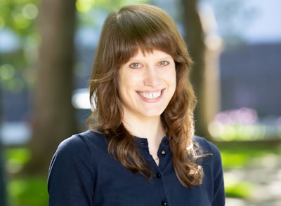 Michele Shepard Zampini, diretora sênior de acessibilidade universitária da TICAS.