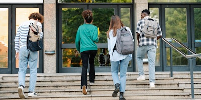 Por que a matrícula na Community College foi recusada