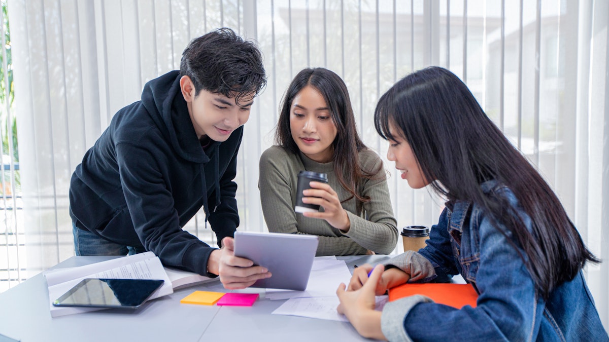 A Pesquisa AAPI revela um poderoso suporte ao ensino superior, oposição aos cortes de programas DEI