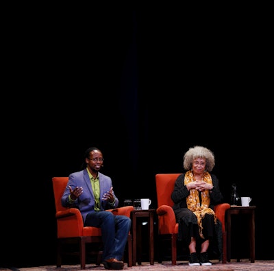 Dr. Ibram X. Kendi em conversa com a Dra. Angela Y. Davis